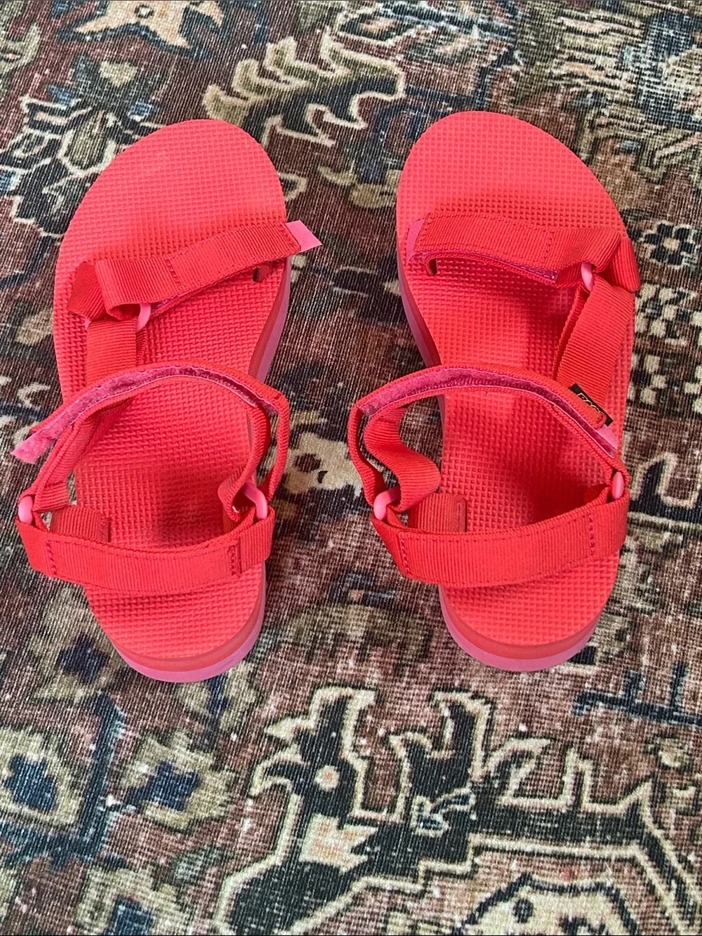 Teva very twice worn